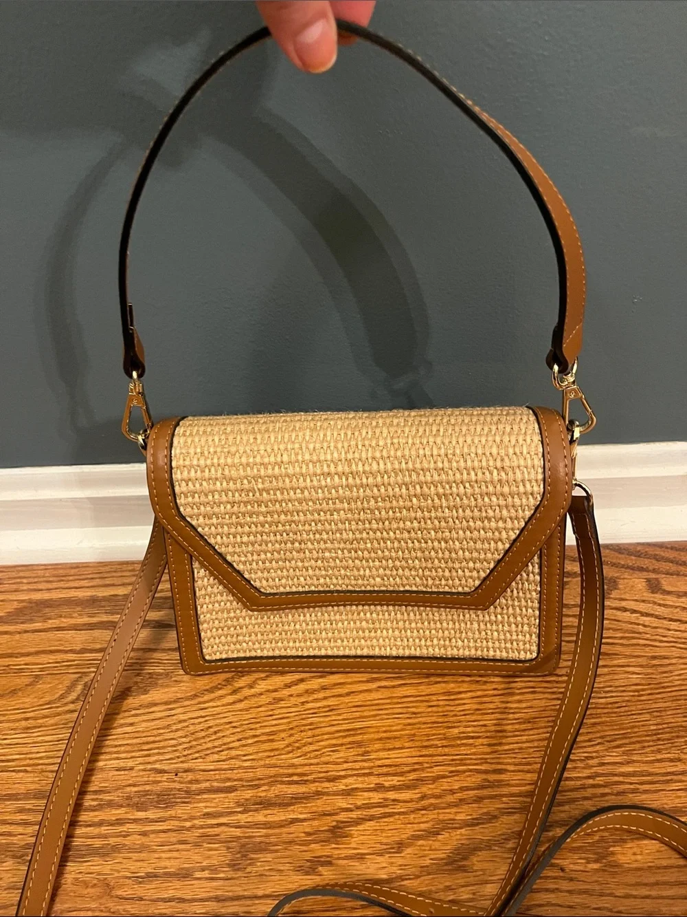 Roberta Rossi Leather Crossbody Handbag - Picture 2 of 9